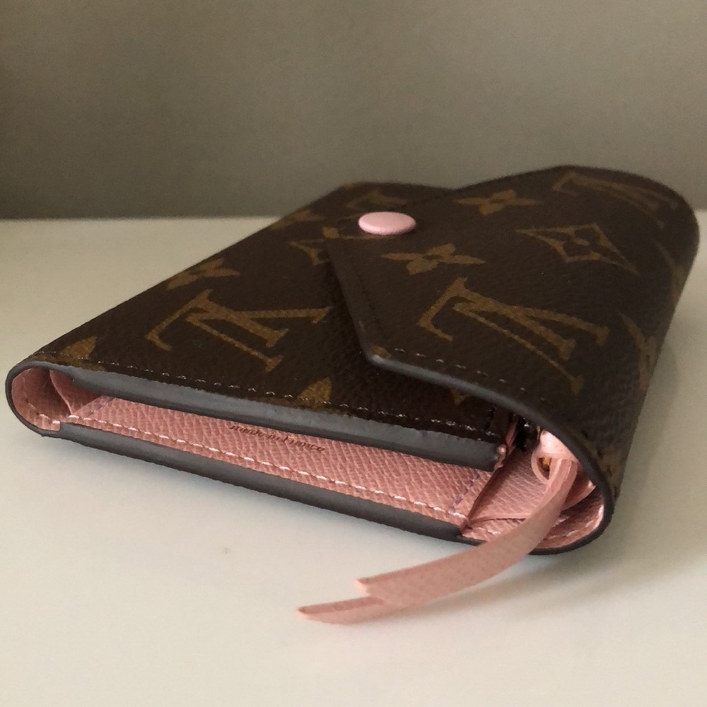 NEW Louis Vuitton Victorine Wallet in Rose Ballerine Pink - Picture 5 of 11